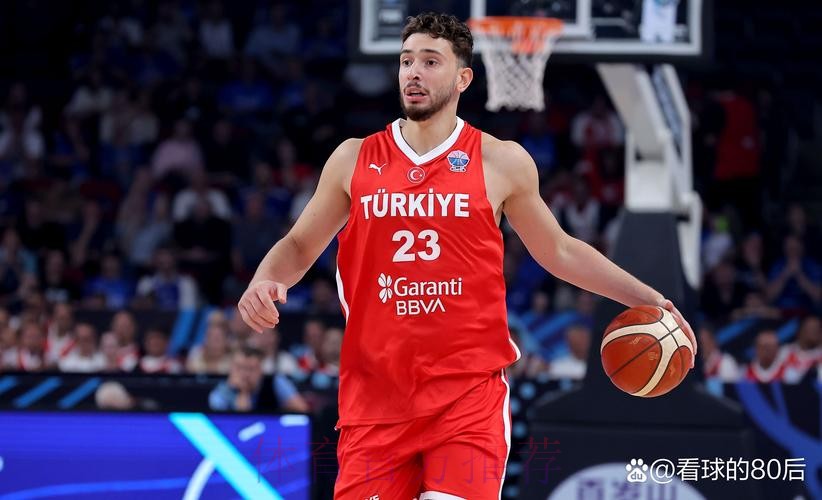 申京复出半场出战17分钟，投篮9中4得到10分3篮板2助攻1抢断